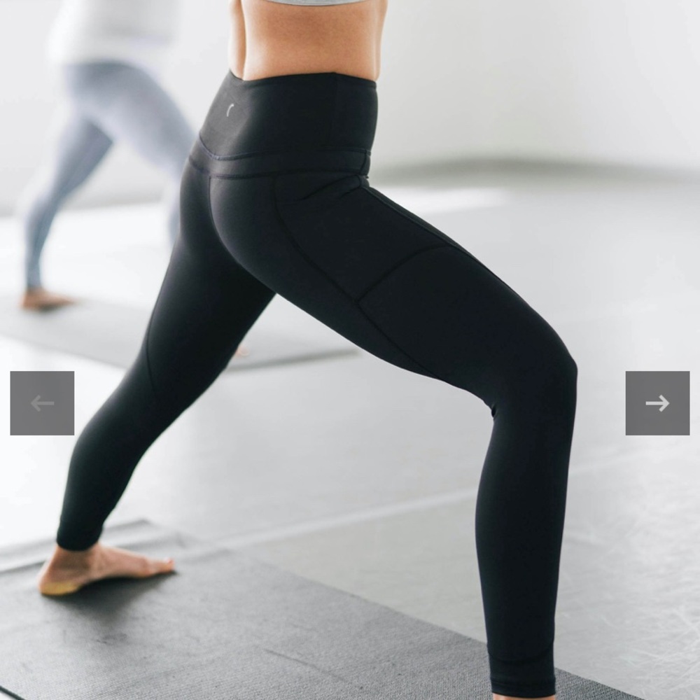 Black pocket Light and Tight Leggings